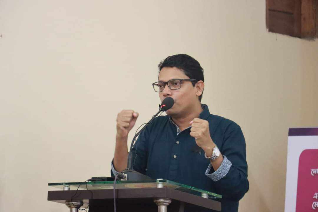 শিক্ষকরা হলেন মোমবাতির মতো : পলক
