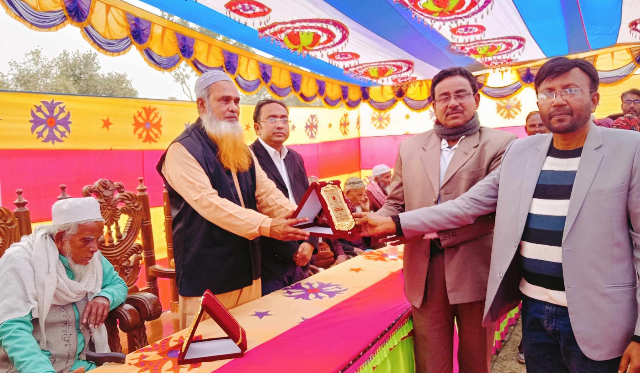 গুজিয়া উচ্চ বিদ্যালয়ের প্রাক্তন শিক্ষক ও এসএসসি পরীক্ষার্থীদের বিদায় অনুষ্ঠিত