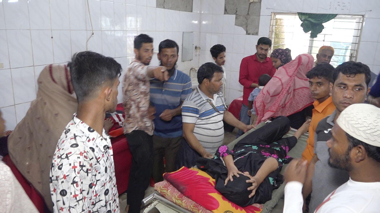 ক্লাসে অসুস্থ হয়ে ৩১ শিক্ষার্থী হাসপাতালে