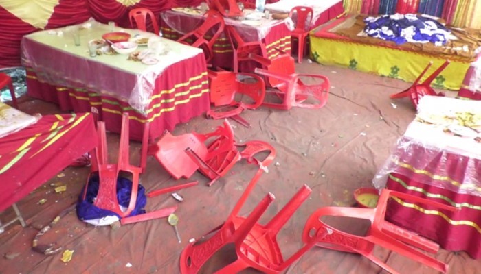বিয়েবাড়িতে গেটের টাকা নিয়ে সংঘর্ষ, আহত ৩৪