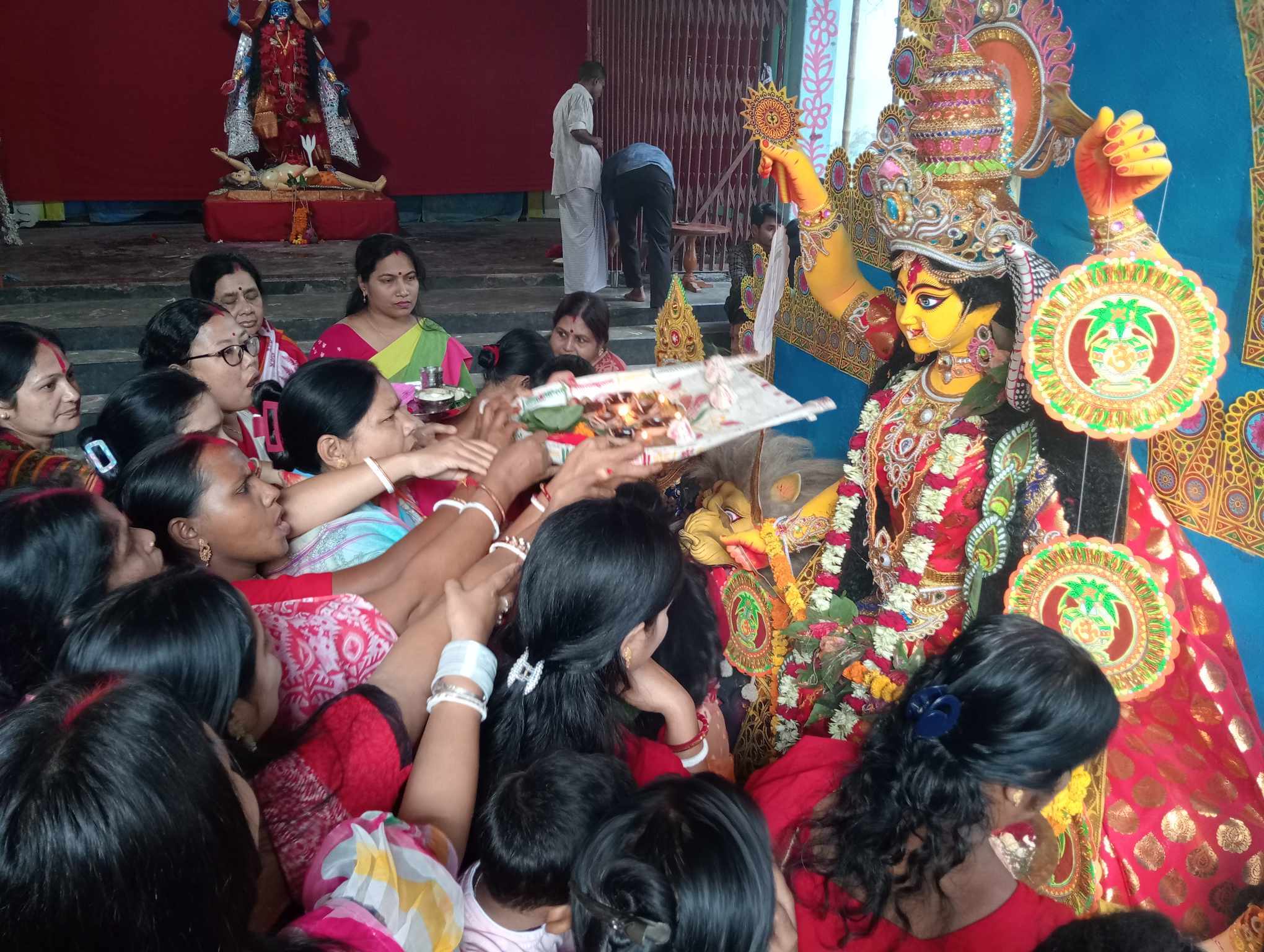 ঠাকুরগাঁওয়ে অনুষ্ঠিত হয়ে গেল জগদ্ধাত্রী পূজা