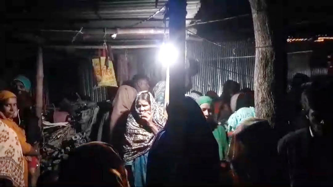 নাটোরে গৃহবধূর মরদেহ উদ্ধার, স্বামী লাপাত্তা