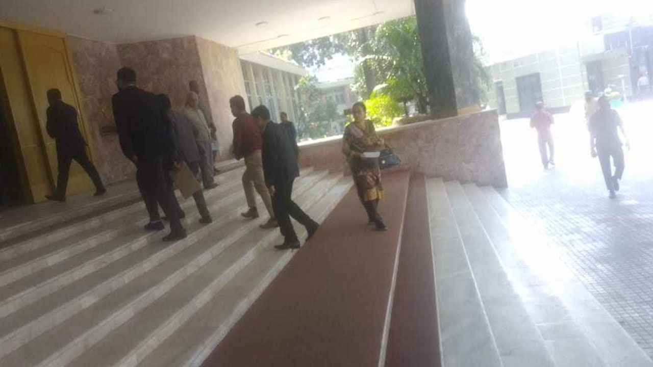 লকার খুলতে বাংলাদেশ ব্যাংকে দুদকের ৮ সদস্যের টিম