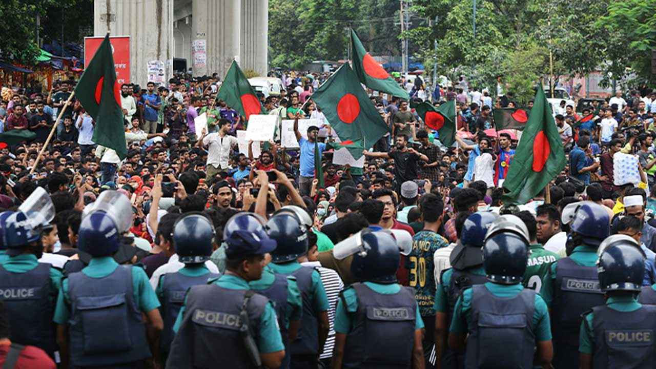 যে মডেলে নতুন দল করতে চায় ছাত্ররা