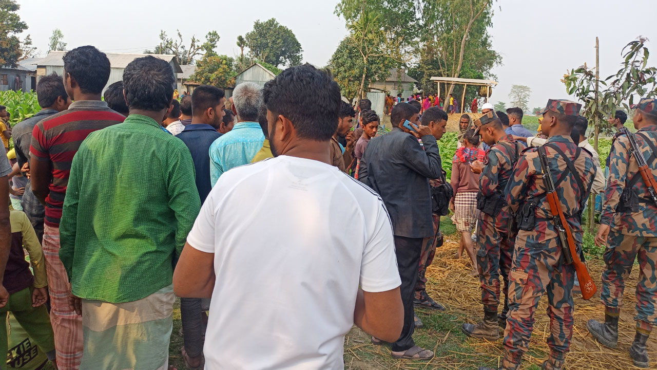 হাসিনার কাটা মাথা উদ্ধার, সতিন গ্রেপ্তার