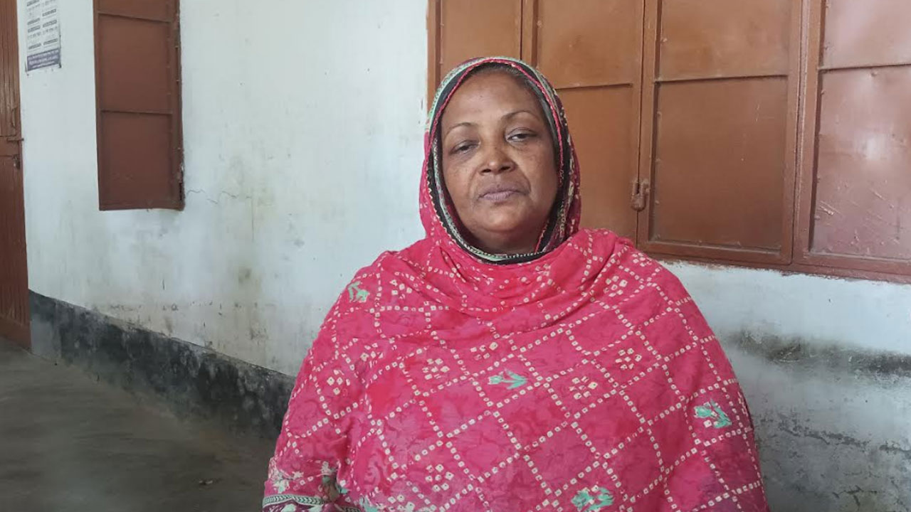 বাড়ি যেতে চাইলাম— ছেলে বলল সম্ভব হবে না মা, ওখানেই থাকো