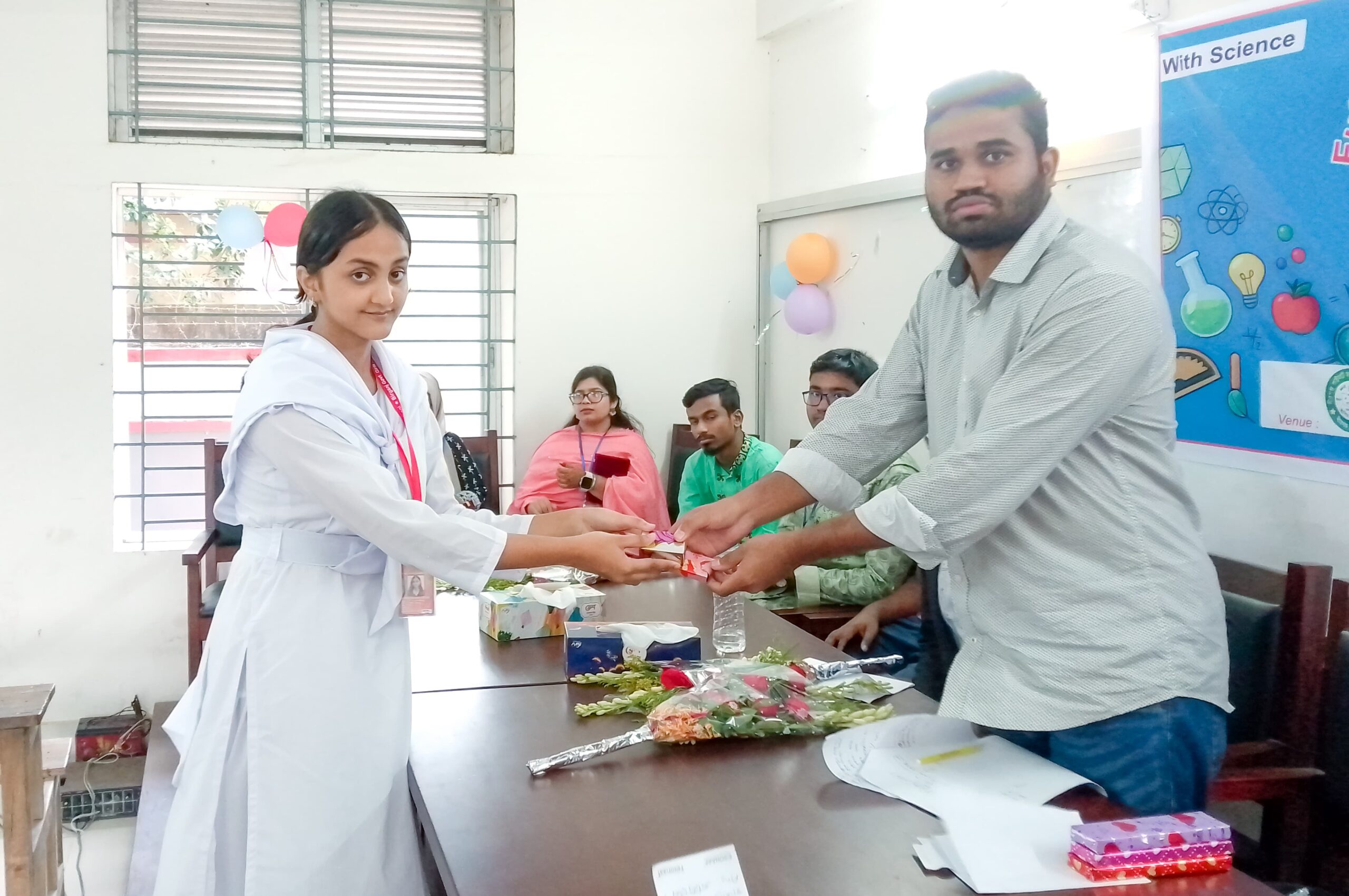 বীরগঞ্জে দুর্নীতি নিরসনে বিতর্ক প্রতিযোগিতা ও পুরস্কার বিতরণ